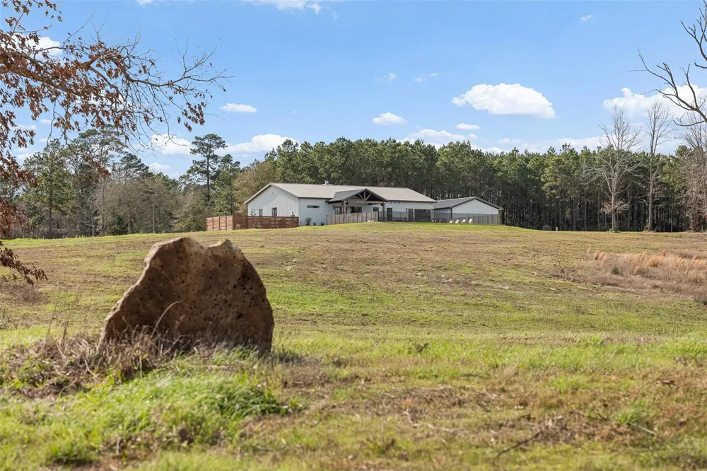 150 Bullyvard Livingston, TX 77351