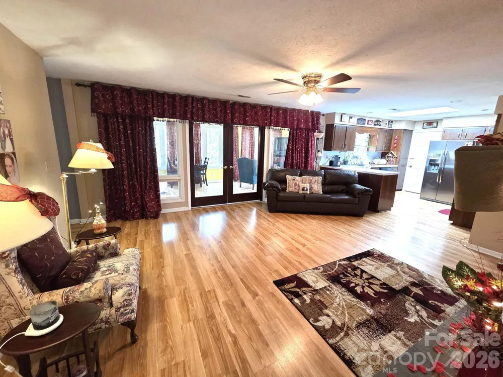 106 E Laurel Lane Etowah, NC 28729