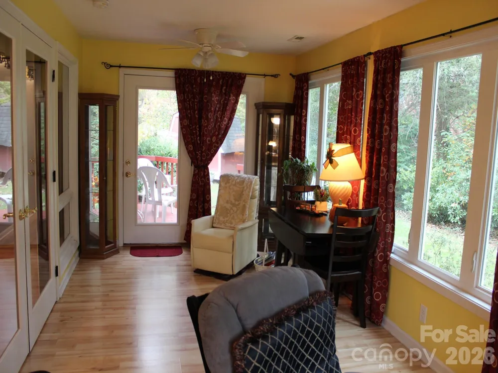 106 E Laurel Lane Etowah, NC 28729