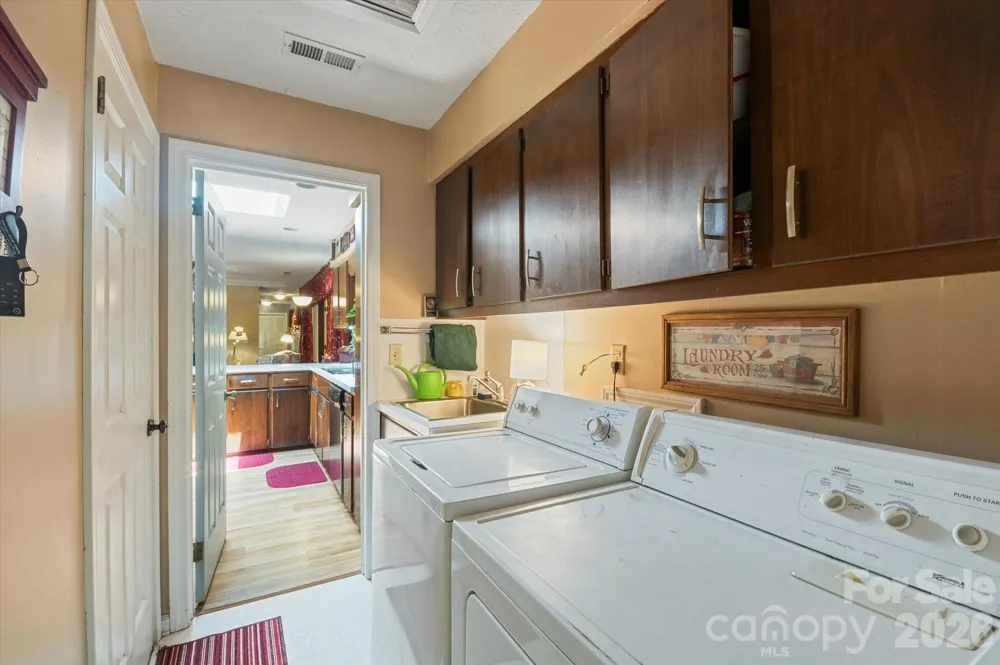 106 E Laurel Lane Etowah, NC 28729