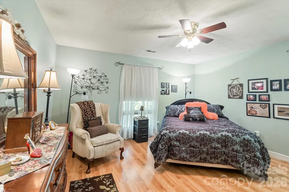 106 E Laurel Lane Etowah, NC 28729
