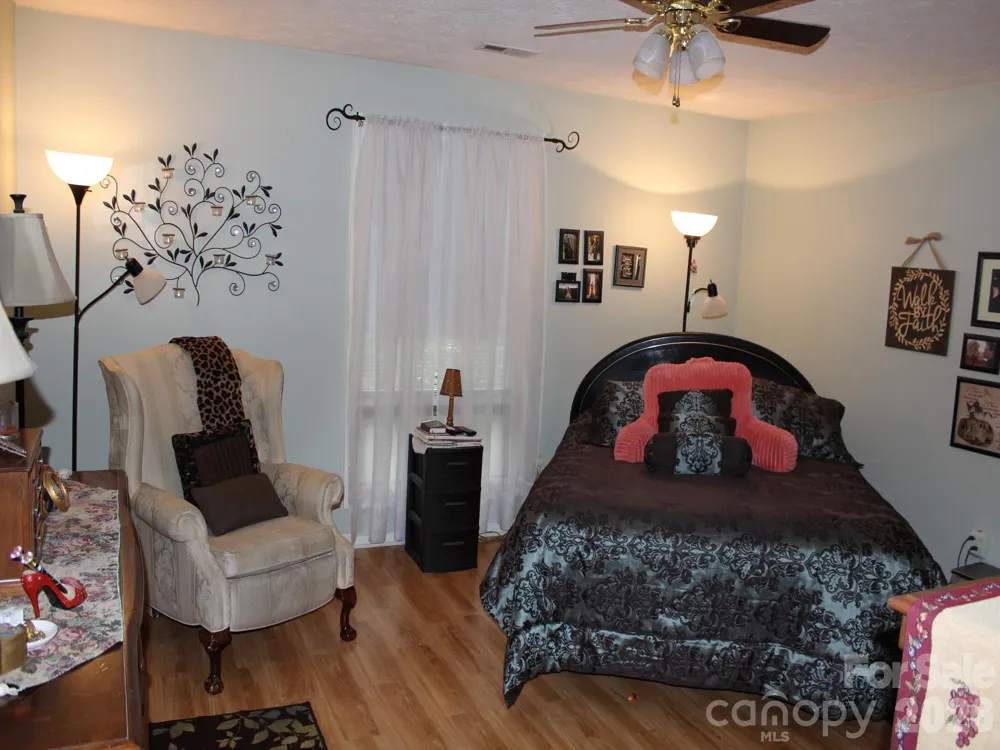 106 E Laurel Lane Etowah, NC 28729