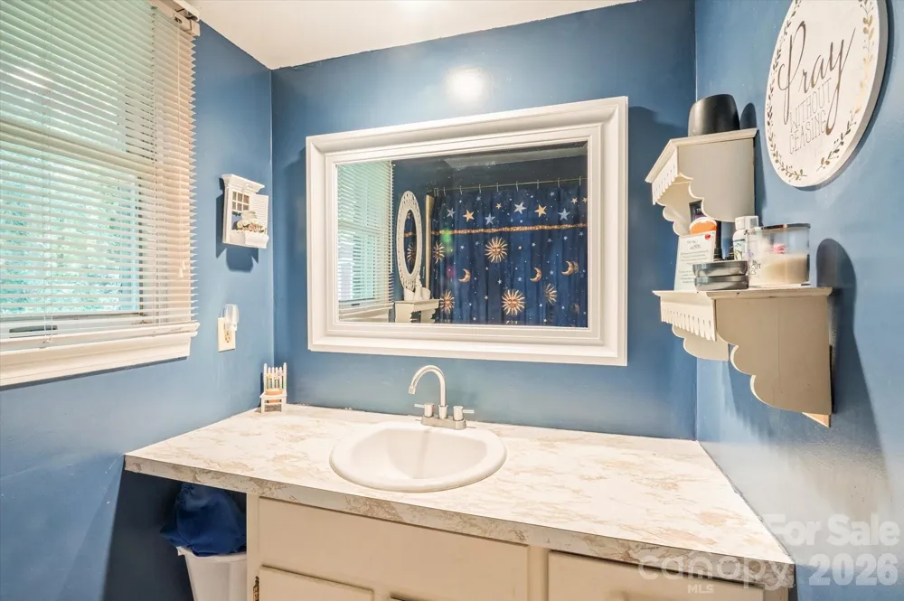 106 E Laurel Lane Etowah, NC 28729