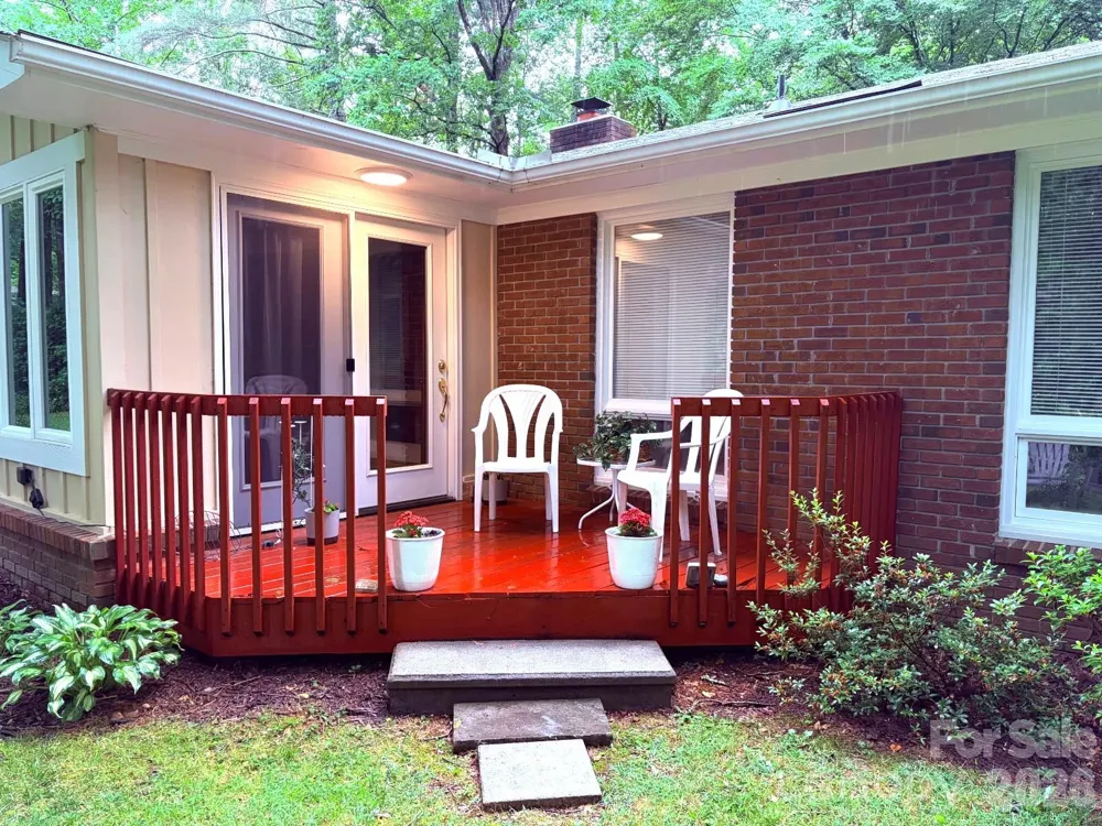 106 E Laurel Lane Etowah, NC 28729