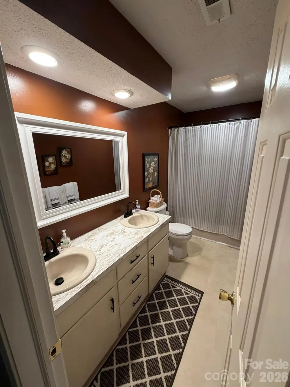 106 E Laurel Lane Etowah, NC 28729
