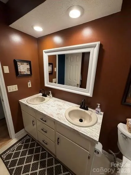 106 E Laurel Lane Etowah, NC 28729