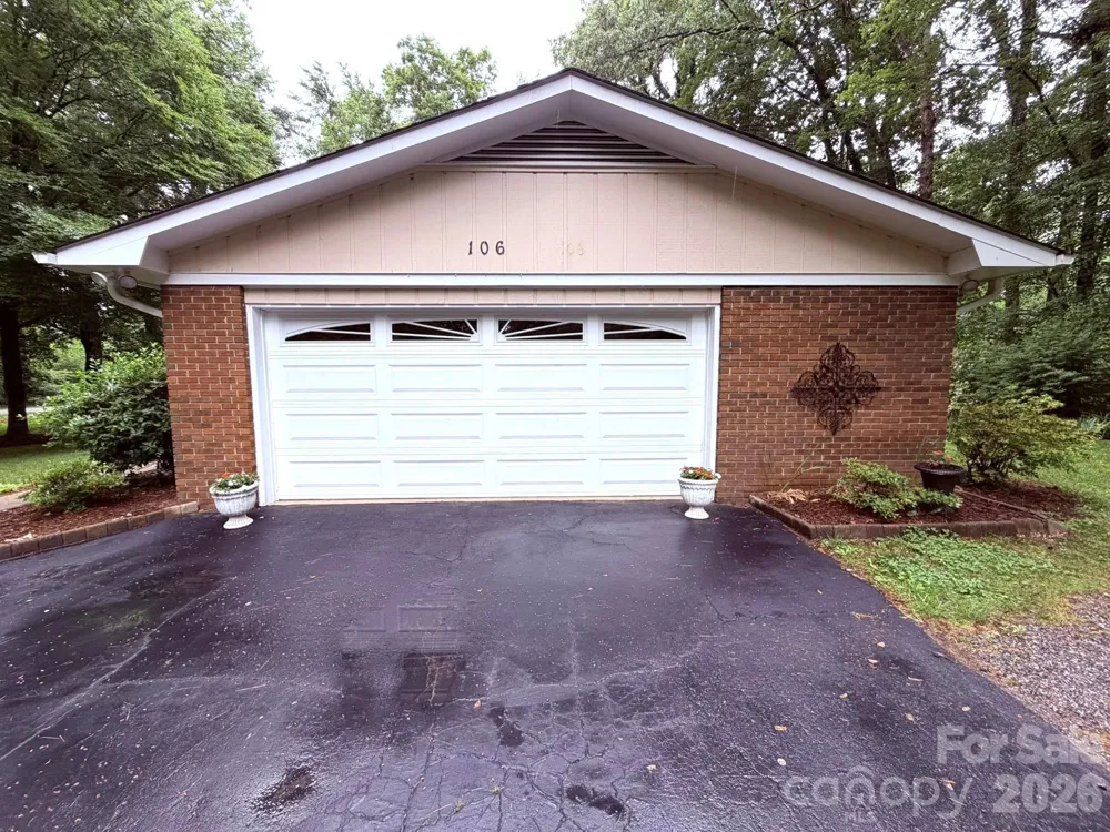 106 E Laurel Lane Etowah, NC 28729