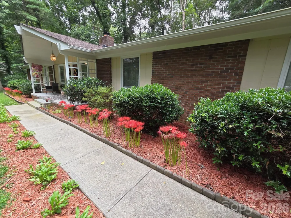 106 E Laurel Lane Etowah, NC 28729