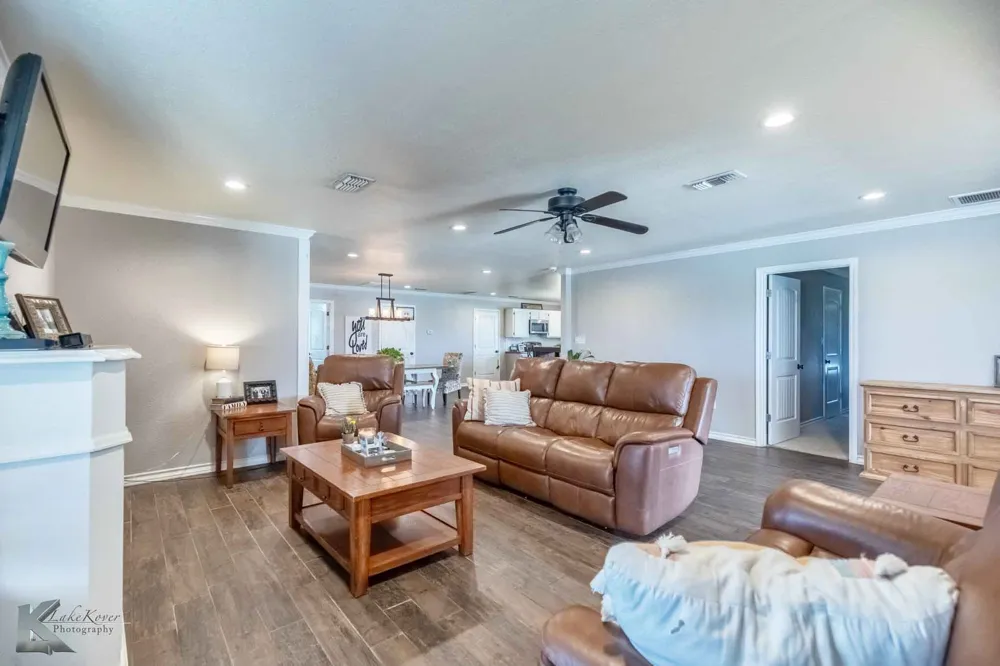 2574 County Road 162 Ovalo, TX 79541