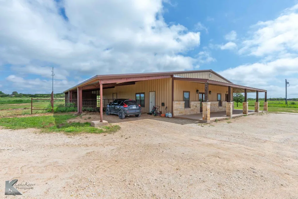 2574 County Road 162 Ovalo, TX 79541