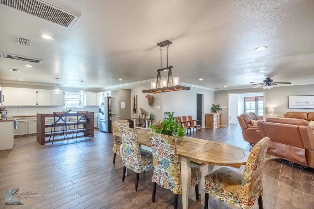 2574 County Road 162 Ovalo, TX 79541