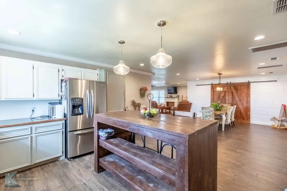 2574 County Road 162 Ovalo, TX 79541