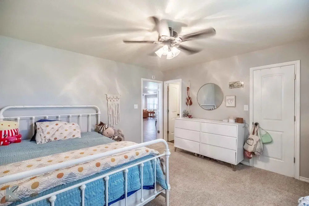 2574 County Road 162 Ovalo, TX 79541