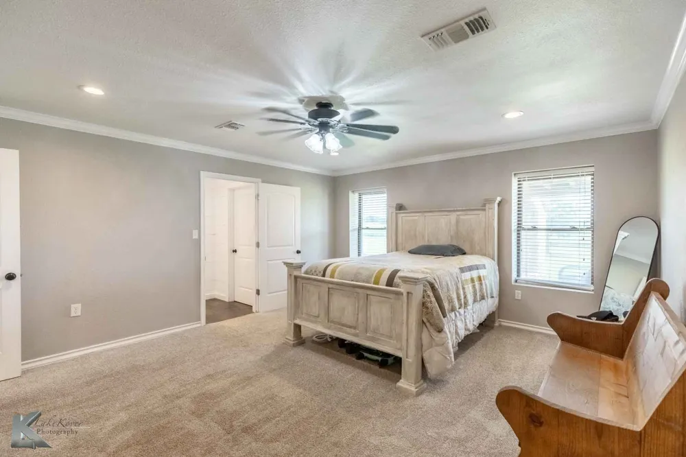 2574 County Road 162 Ovalo, TX 79541
