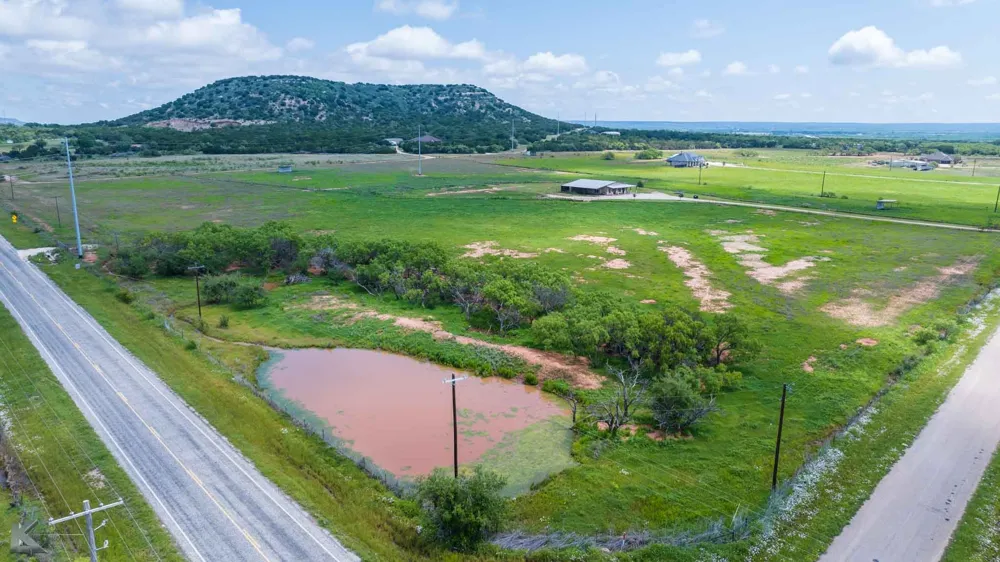 2574 County Road 162 Ovalo, TX 79541