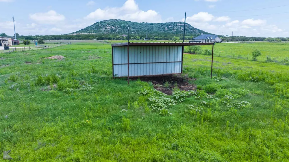 2574 County Road 162 Ovalo, TX 79541
