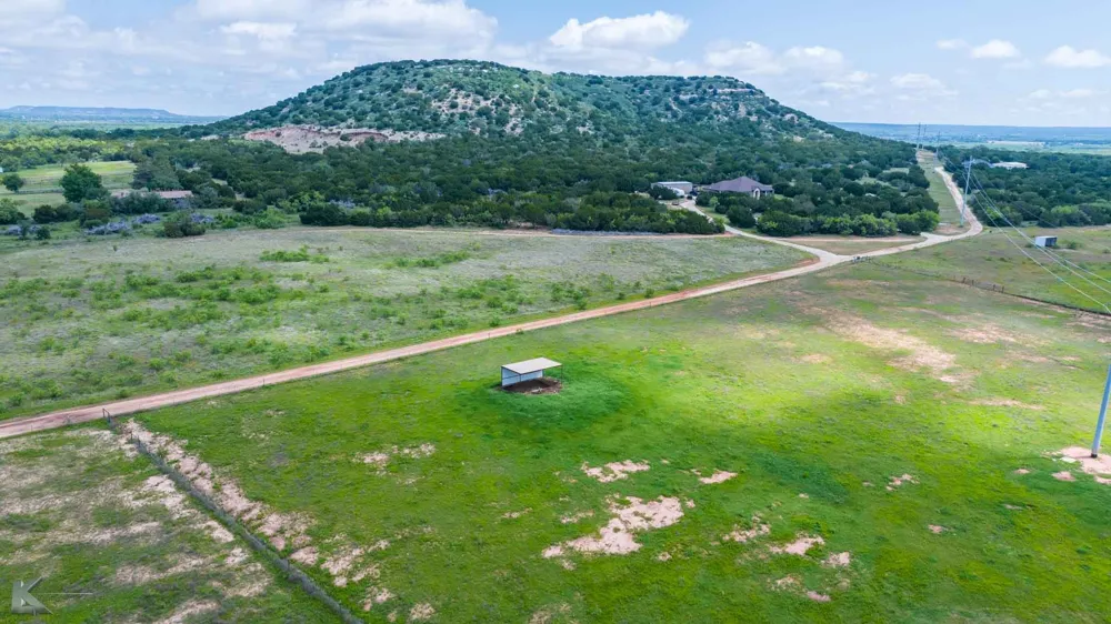 2574 County Road 162 Ovalo, TX 79541