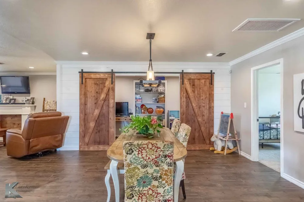 2574 County Road 162 Ovalo, TX 79541