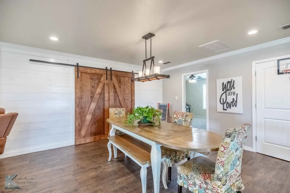 2574 County Road 162 Ovalo, TX 79541