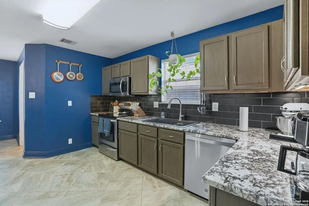 663 Lynx Mountain San Antonio, TX 78251