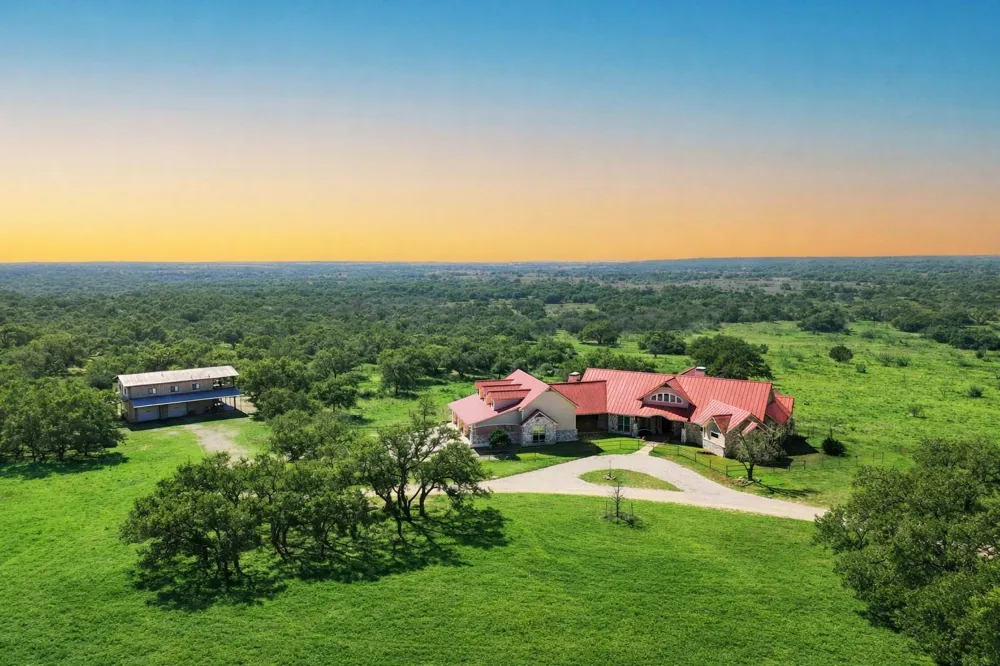 2810 Bridlewood Ranches Dr. San Marcos, TX 78666
