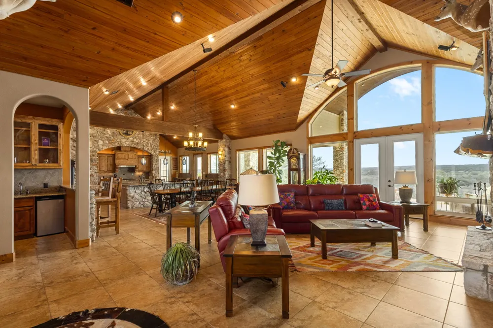 2810 Bridlewood Ranches Dr. San Marcos, TX 78666