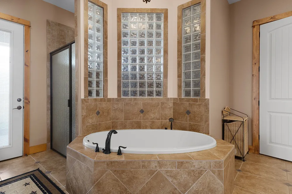 2810 Bridlewood Ranches Dr. San Marcos, TX 78666