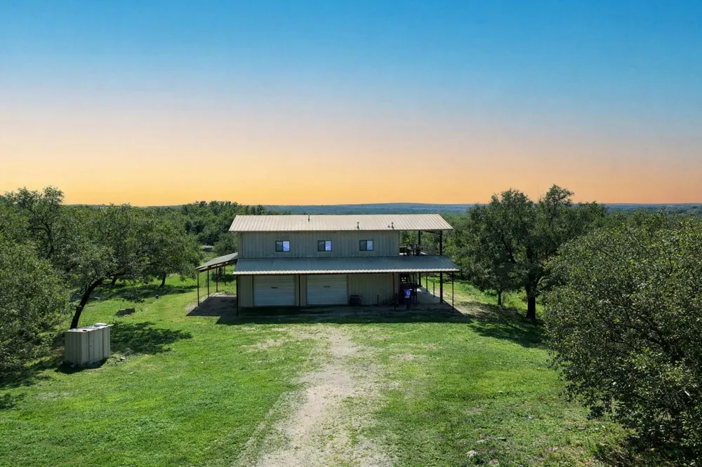 2810 Bridlewood Ranches Dr. San Marcos, TX 78666