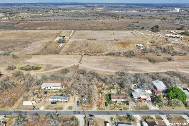18962 Lagloria Rd Elmendorf, TX 78112