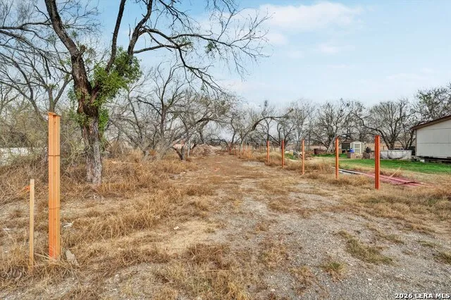 18962 Lagloria Rd Elmendorf, TX 78112