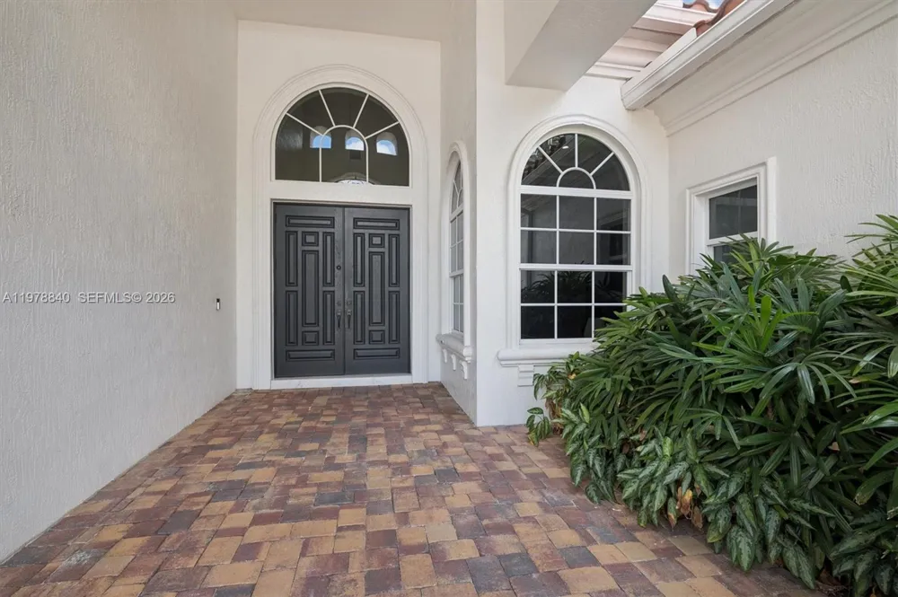 12922 Grand Oaks Dr Davie, FL 33330