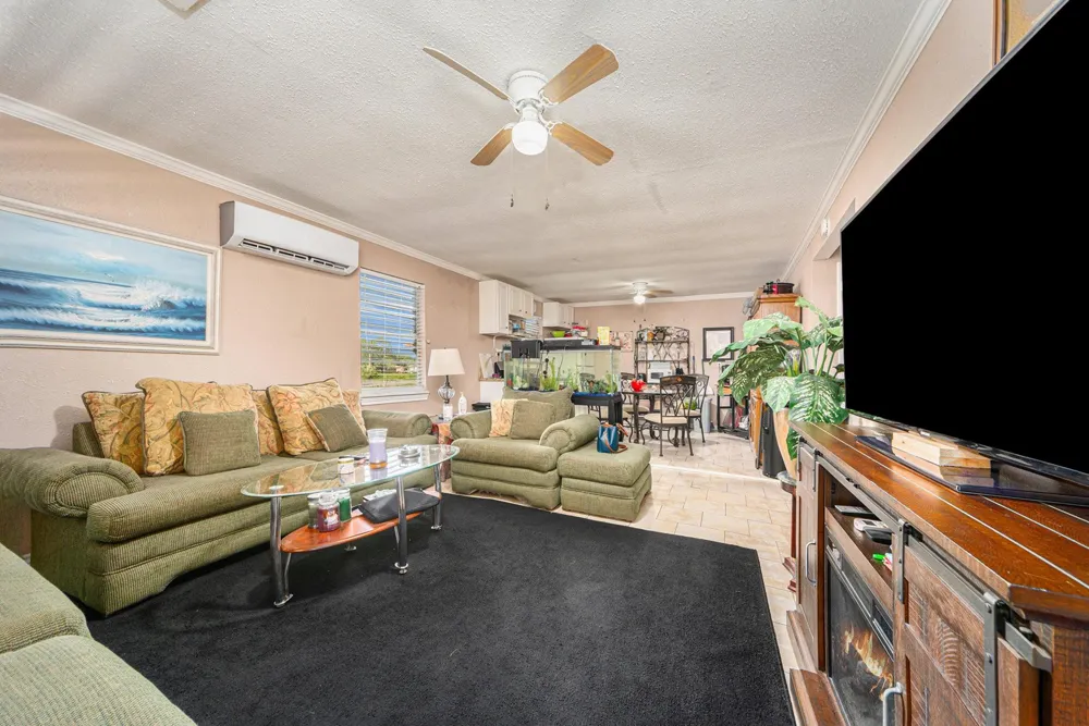 6503 Sharon Lane Hitchcock, TX 77563