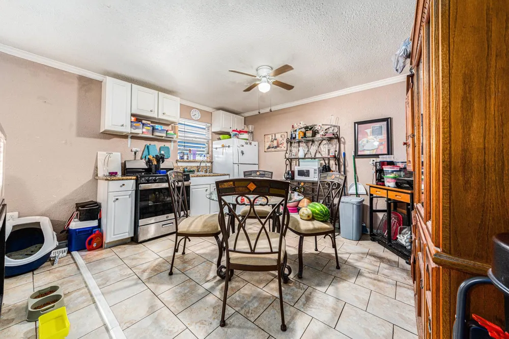 6503 Sharon Lane Hitchcock, TX 77563