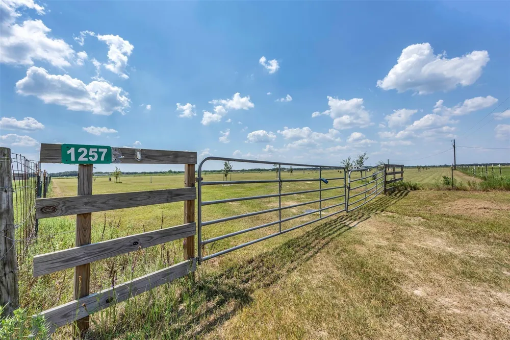 1257 County Road 141 Rock Island, TX 77470