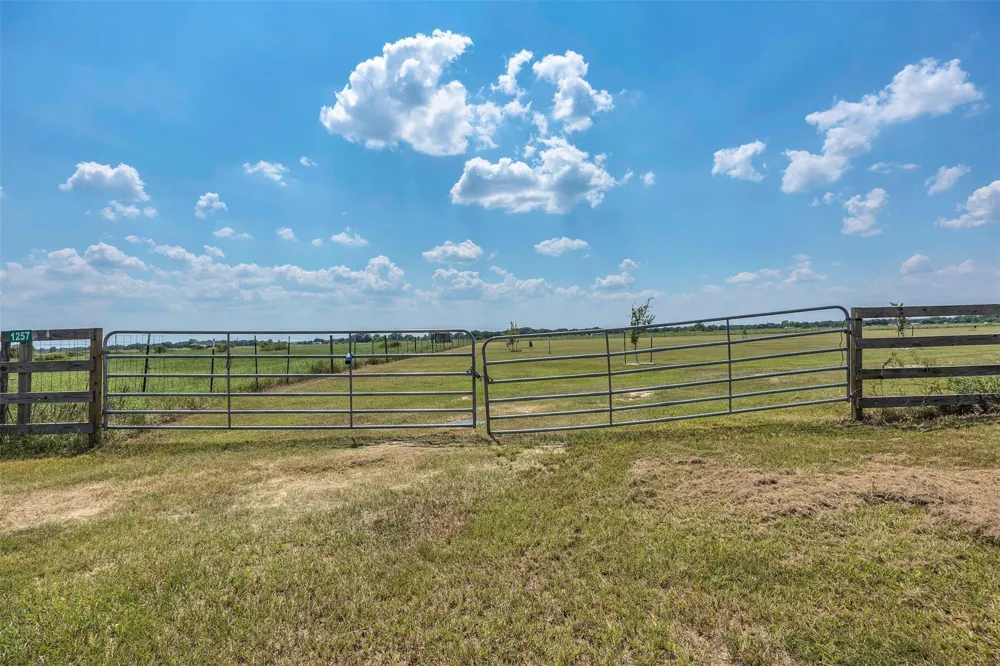 1257 County Road 141 Rock Island, TX 77470
