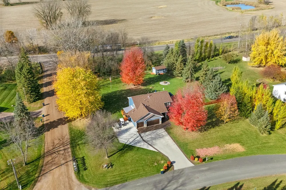 27314 Jody Avenue Chisago City, MN 55013