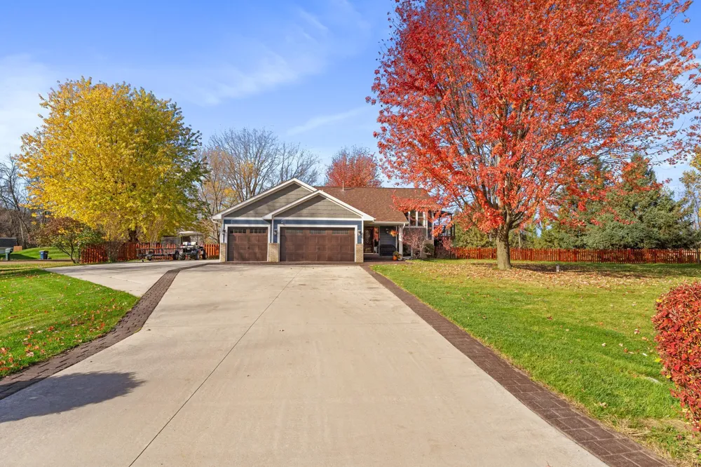 27314 Jody Avenue Chisago City, MN 55013