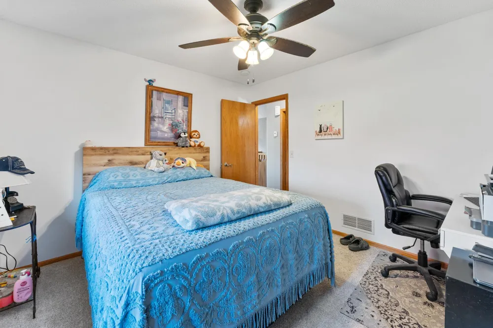 27314 Jody Avenue Chisago City, MN 55013