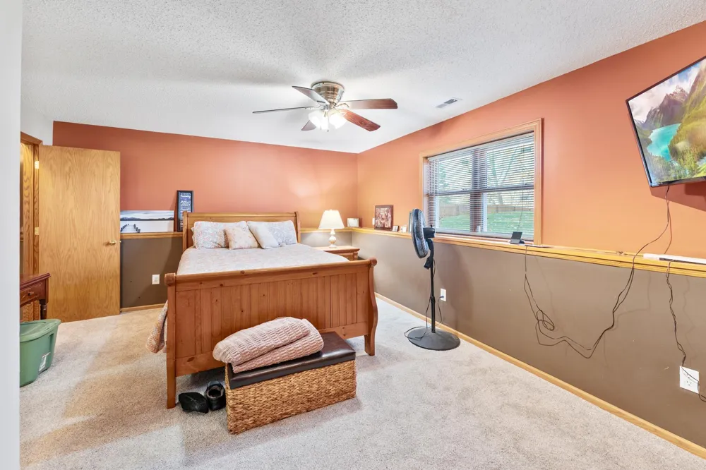 27314 Jody Avenue Chisago City, MN 55013