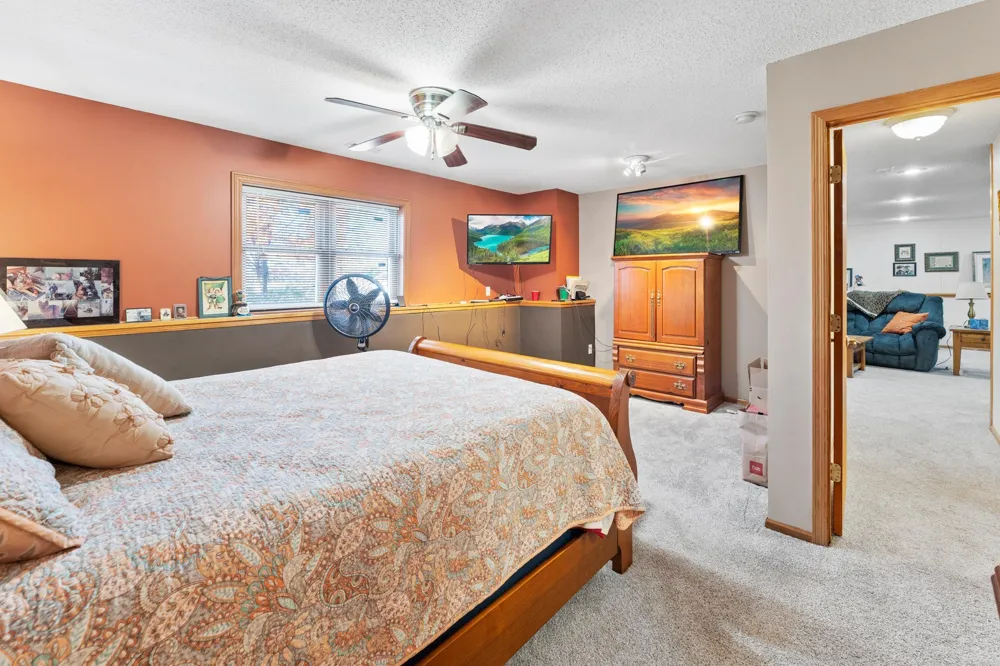 27314 Jody Avenue Chisago City, MN 55013
