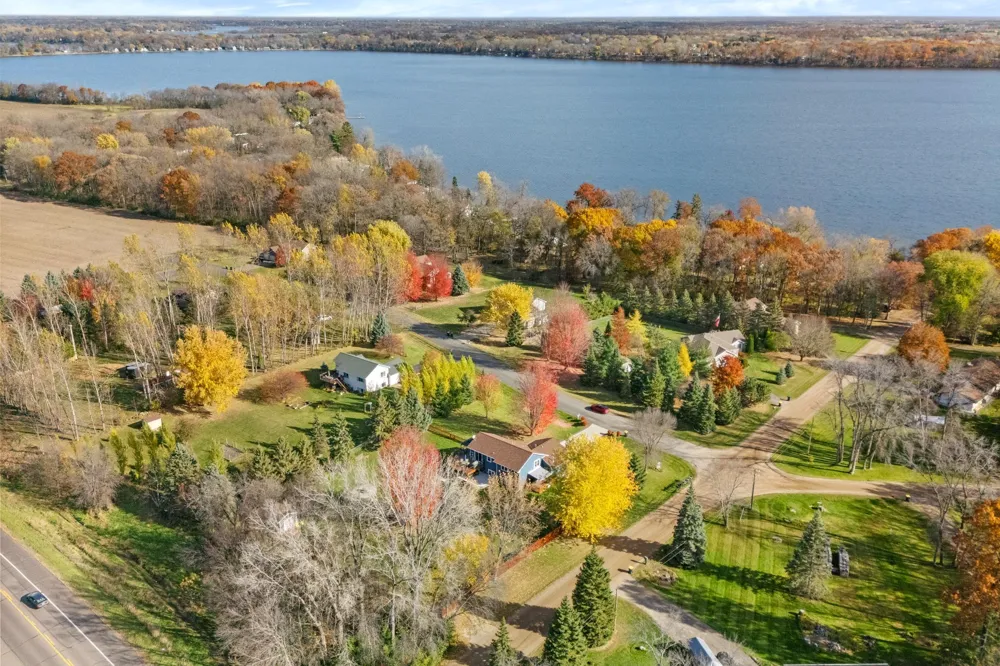 27314 Jody Avenue Chisago City, MN 55013