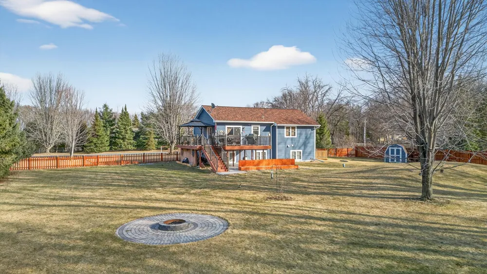 27314 Jody Avenue Chisago City, MN 55013