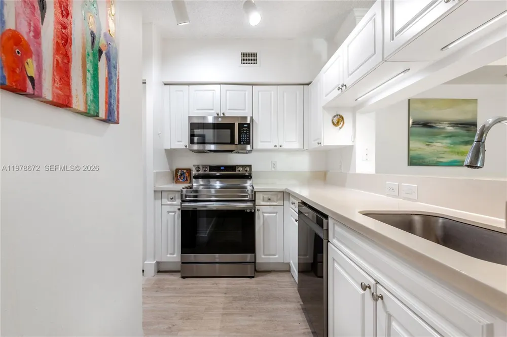 17100 Bay Rd #1414 Sunny Isles Beach, FL 33160