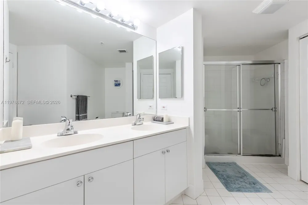 17100 Bay Rd #1414 Sunny Isles Beach, FL 33160