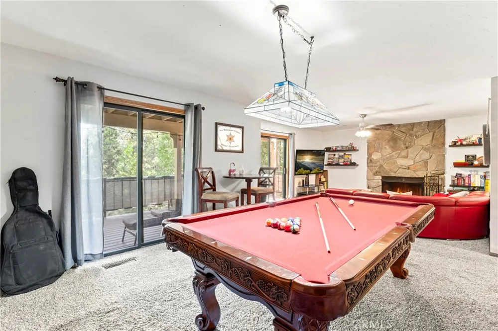 27528 Ashwood Lane Lake Arrowhead, CA 92352