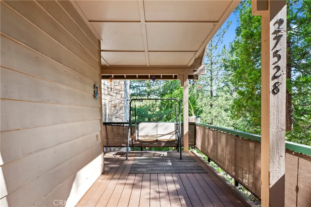 27528 Ashwood Lane Lake Arrowhead, CA 92352