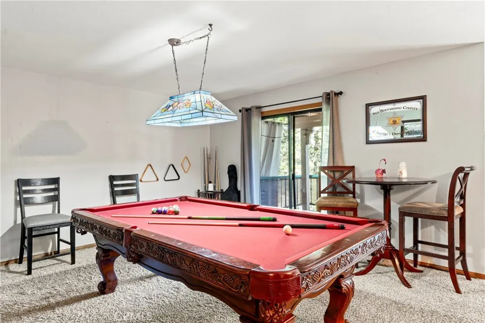 27528 Ashwood Lane Lake Arrowhead, CA 92352