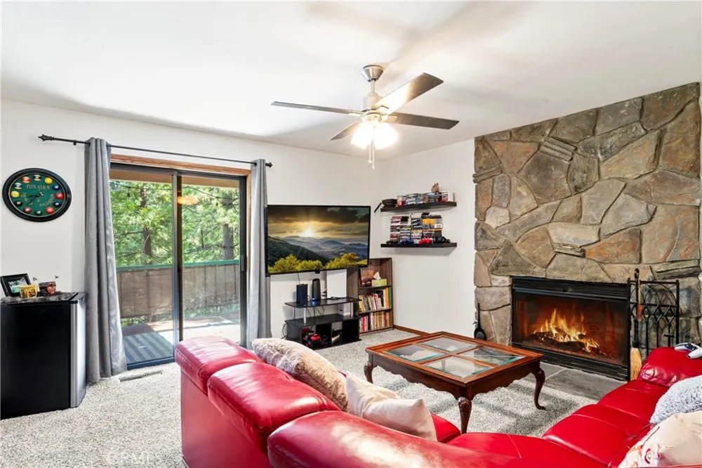 27528 Ashwood Lane Lake Arrowhead, CA 92352