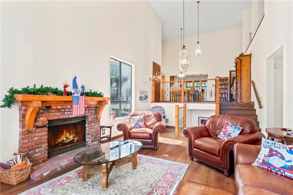 27528 Ashwood Lane Lake Arrowhead, CA 92352