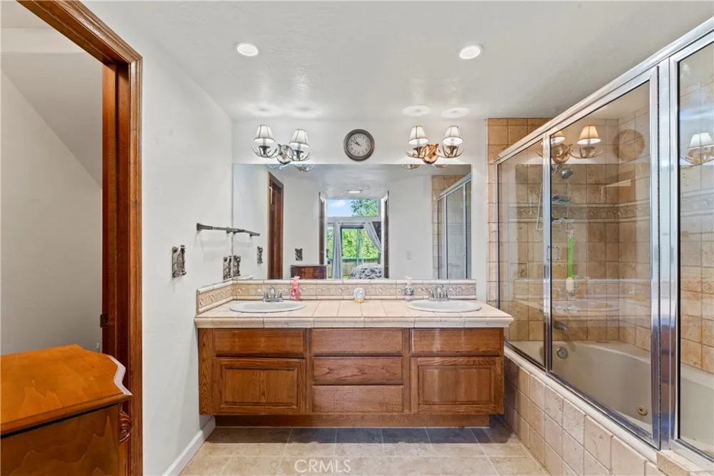 27528 Ashwood Lane Lake Arrowhead, CA 92352
